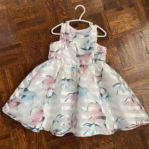 Pippa and Julie dress 🤍💗 size 4